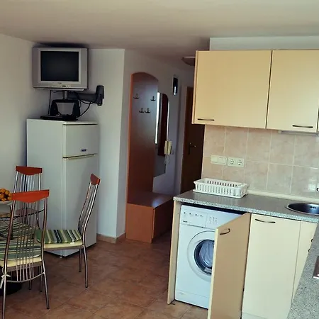 One-bedroom Sunny Holiday-eh * ساني بيتش