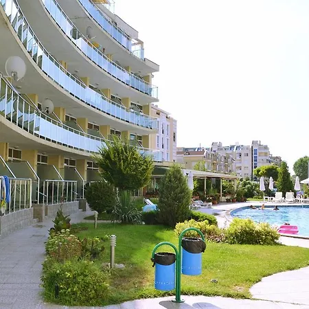 One-bedroom Sunny Holiday-eh شقة *
